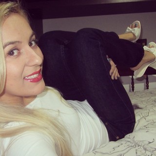 Alaine Crissiê feet photo thumbnail