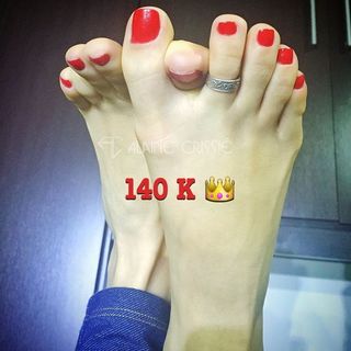 Alaine Crissiê feet photo thumbnail