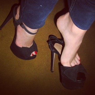 Alaine Crissiê feet photo thumbnail