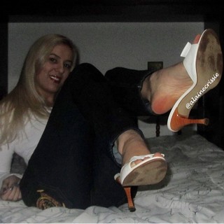 Alaine Crissiê feet photo thumbnail