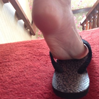 Alaine Crissiê feet photo thumbnail