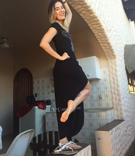 Alaine Crissiê feet photo thumbnail