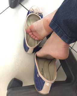 Alaine Crissiê feet photo thumbnail