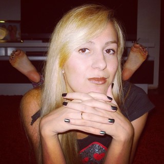 Alaine Crissiê feet photo thumbnail