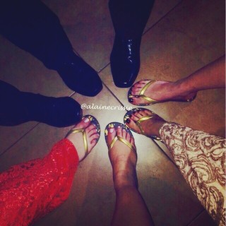 Alaine Crissiê feet photo thumbnail