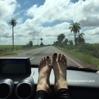 Alaine Crissiê feet photo thumbnail