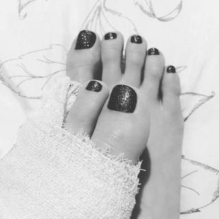Alaine Crissiê feet photo thumbnail
