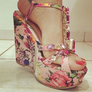 Alaine Crissiê feet photo thumbnail
