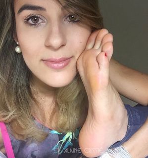 Alaine Crissiê feet photo thumbnail