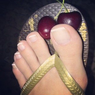 Alaine Crissiê feet photo thumbnail