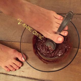 Alaine Crissiê feet photo thumbnail