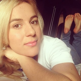 Alaine Crissiê feet photo thumbnail