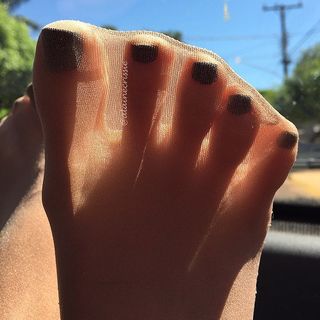 Alaine Crissiê feet photo thumbnail