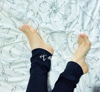 Alaine Crissiê feet photo thumbnail