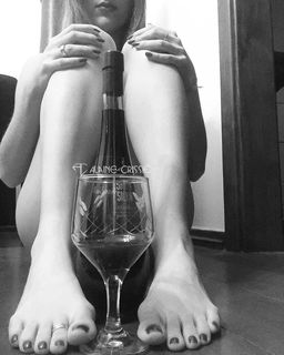 Alaine Crissiê feet photo thumbnail