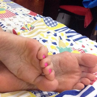 Alaine Crissiê feet photo thumbnail