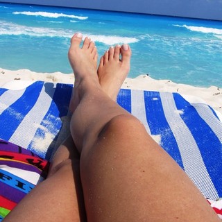 Alaine Crissiê feet photo thumbnail