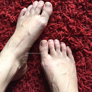 Alaine Crissiê feet photo thumbnail