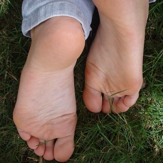 Alaine Crissiê feet photo thumbnail