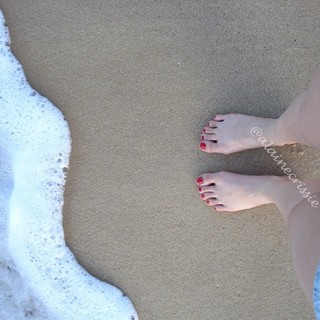 Alaine Crissiê feet photo thumbnail