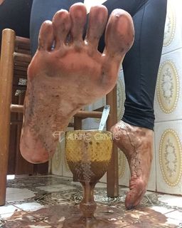 Alaine Crissiê feet photo thumbnail