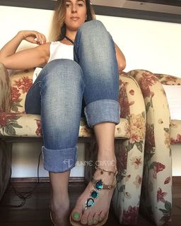 Alaine Crissiê feet photo thumbnail