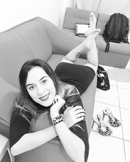 Alaine Crissiê feet photo thumbnail