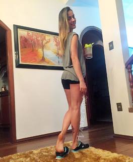 Alaine Crissiê feet photo thumbnail