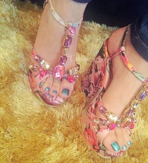 Alaine Crissiê feet photo thumbnail