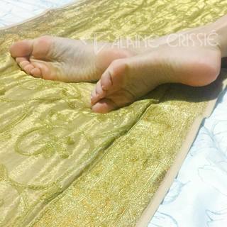 Alaine Crissiê feet photo thumbnail