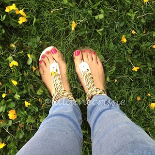 Alaine Crissiê feet photo thumbnail