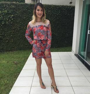 Alaine Crissiê feet photo thumbnail