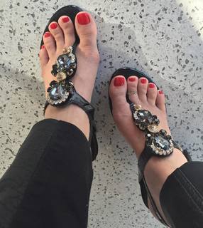 Alaine Crissiê feet photo thumbnail