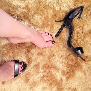 Alaine Crissiê feet photo thumbnail