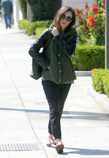 Lily Collins feet photo thumbnail