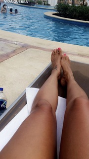Vida Guerra feet photo thumbnail