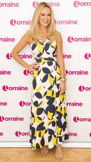 Amanda Holden feet photo thumbnail