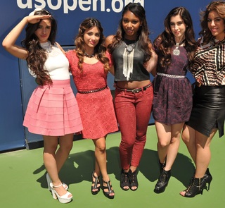 Camila Cabello feet photo thumbnail