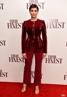 Gemma Arterton feet photo thumbnail