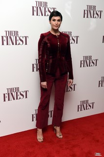 Gemma Arterton feet photo thumbnail