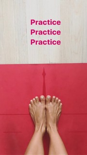 Kino MacGregor feet photo thumbnail