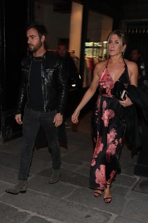 Jennifer Aniston feet photo thumbnail