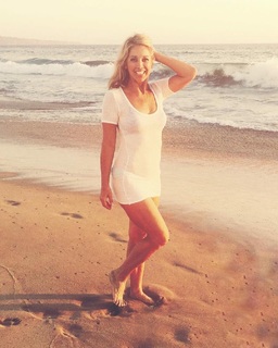 Denise Austin feet photo thumbnail