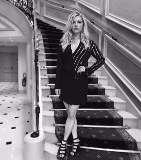 Katheryn Winnick feet photo thumbnail