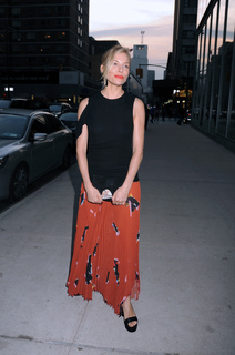Sienna Miller feet photo thumbnail
