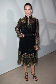 Hilary Swank feet photo thumbnail