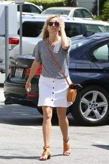 Reese Witherspoon feet photo thumbnail