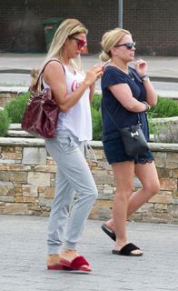 Katie Price feet photo thumbnail