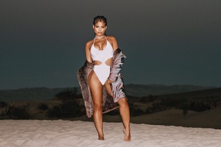 Christina Milian feet photo thumbnail