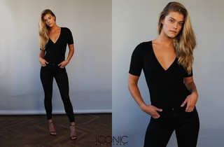 Nina Agdal feet photo thumbnail